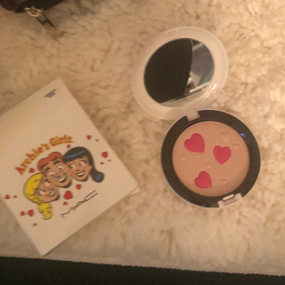 RARE LE Mac cosmetics blush Archie’s collection